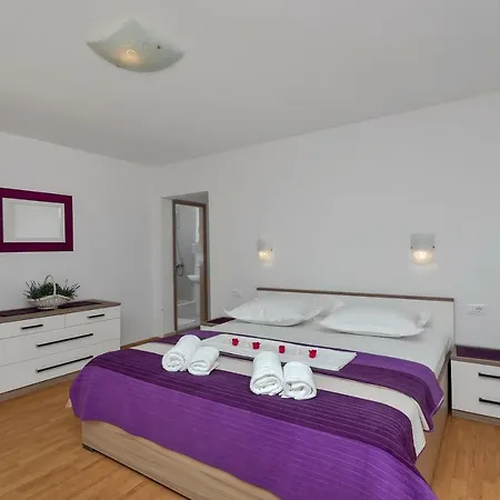 Apartments Ratko Tucepi Exterior photo