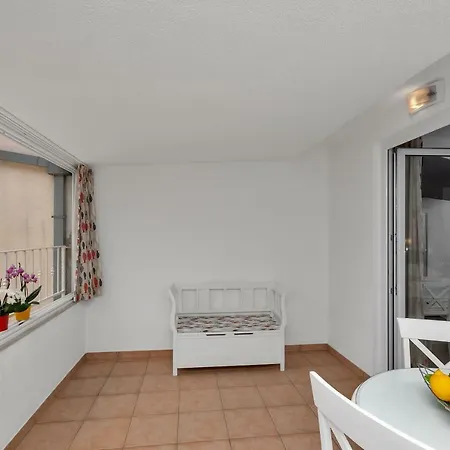 Apartments Ratko Tucepi Exterior photo