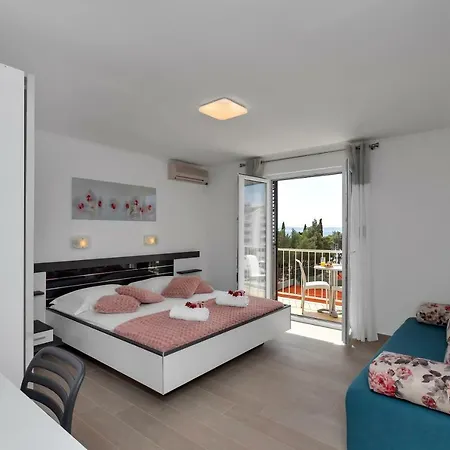 Apartments Ratko Tucepi Exterior photo