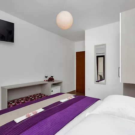Apartments Ratko Tucepi Exterior photo